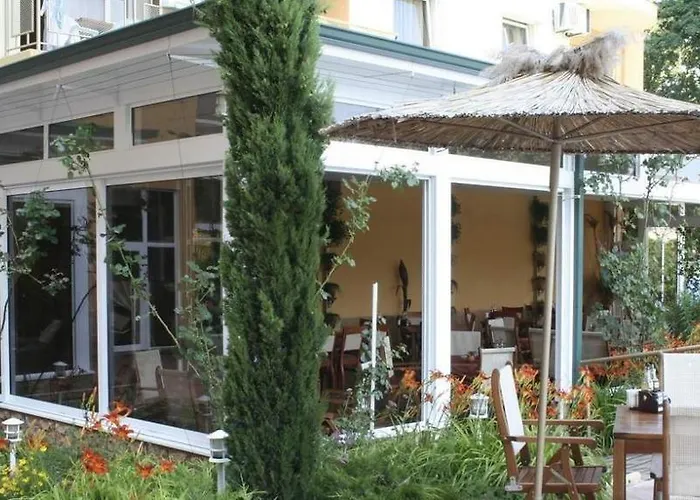 Apartament Elias *
